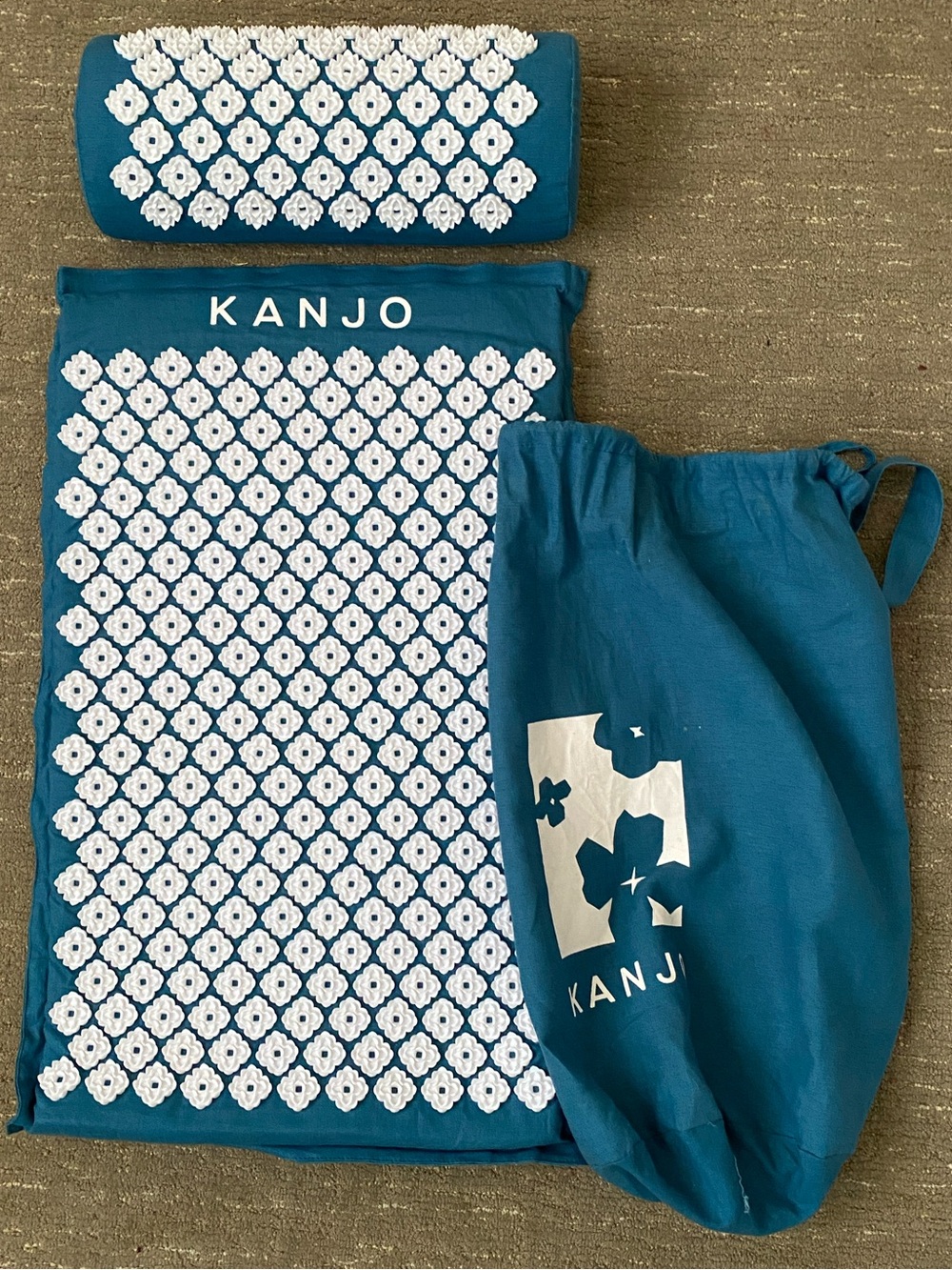 Kanjo Acupressure Mat and Pillow Set with Travel Bag - Teal / Blue